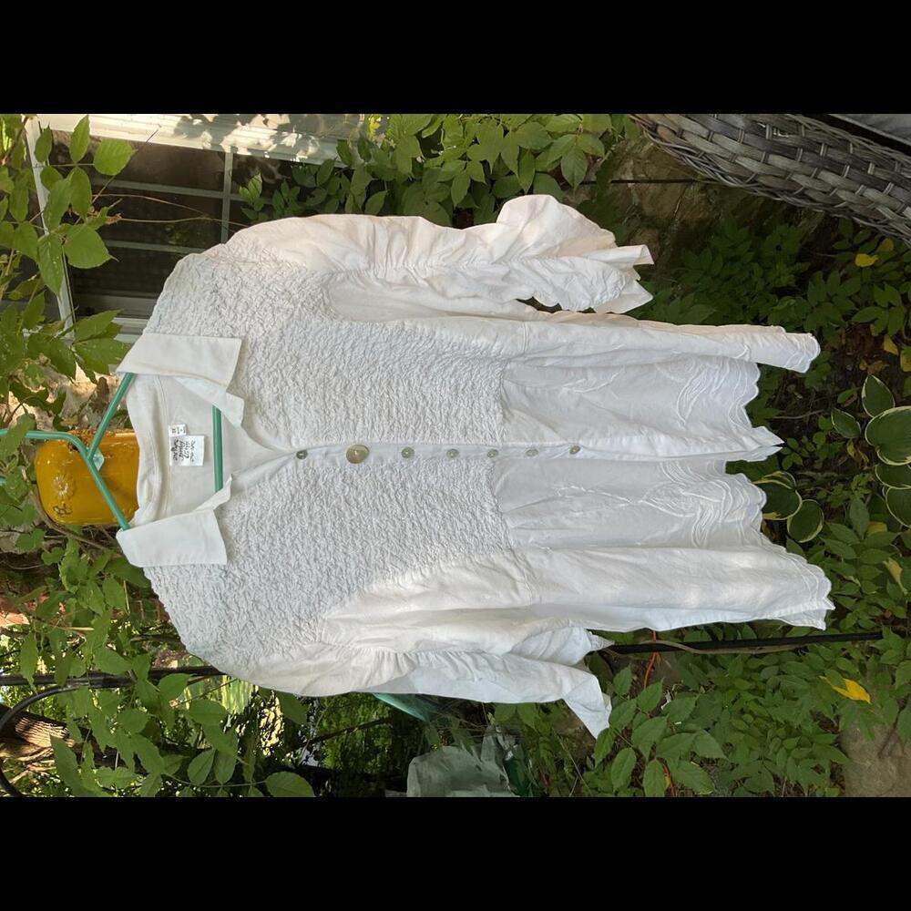 Parsley and Sage Woman’s White mixed Fabric Button up Tunic 3X